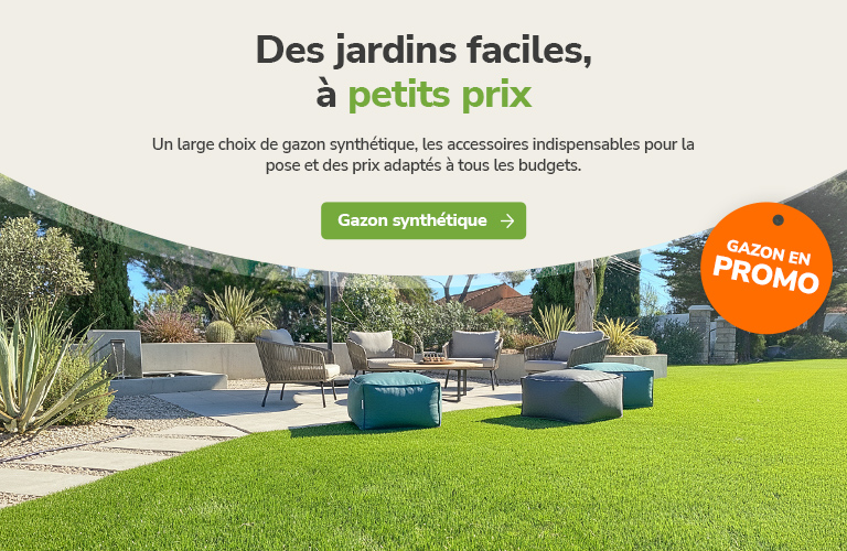 Gazon synthétique dans un jardin avec salon extérieur - Promo