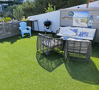 Du gazon synthétique sur votre balcon ? 4 Étapes pour Tout Savoir !