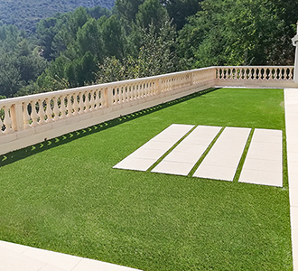 Terrasse et pelouse synthétique : Les bons choix avant l&rsquo;achat
