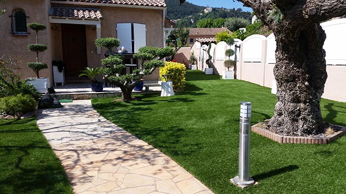 Faites-vous livrer un gazon artificiel pas cher à Saint-Benoît