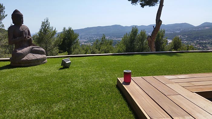 Achat et livraison d’ une pelouse artificielle française à Sausset-les-Pins
